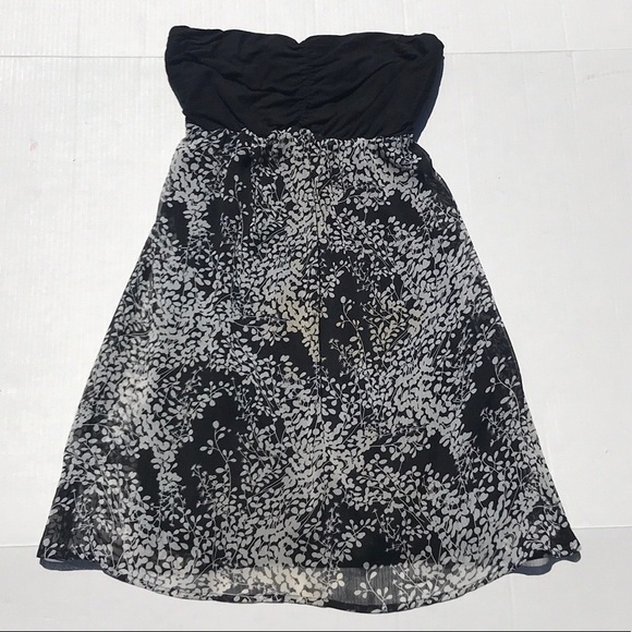 Express Dresses & Skirts - Express Strapless Floral Print Black/White Dress